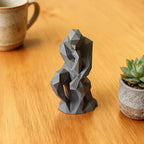 Estátua de Peça Cinza Homem Pensativo - Decoração para Mesa, Entrada, Escritório, Presente de Feriado e Aniversário