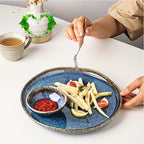 Disponível nas Quatro Estações - Prato Irregular Yunmeng - Design de Cerâmica Azul e Chama, Perfeito para Prato de Salada de Massa e Frutas, Louça da Moda, Cerâmica Feita por Artista, Prato de Cerâmica Irregular com Gradiente, Prato para Bife, Prato de Massa para Restaurante