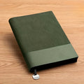 Um Caderno A5 Costurado Personalizável com um Design Elegante, Perfeito para Anotações de Negócios e Criativas