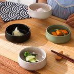 Conjunto de 4 peças; Pratos de cerâmica para temperar; Taças para condimentos; Pequenas taças laterais; Pequenas pratos laterais; Adequado para aperitivos, vários snacks, condimentos de mesa, molhos, conjunto de 4 pequenas taças com 8,89 cm, lavável na máquina de lavar louça e seguro para micro-ondas