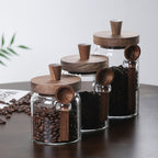 Um Frasco de Vidro com Tampa de Madeira e um Frasco Transparente com Colher, Projetado para Armazenamento de Alimentos na Cozinha, Incluindo Café, Chá, Açúcar e Frascos Decorativos de Organização de Bancada (450Ml-750Ml), Frascos de Especiarias, Recipientes para Papas de Aveia de Noite