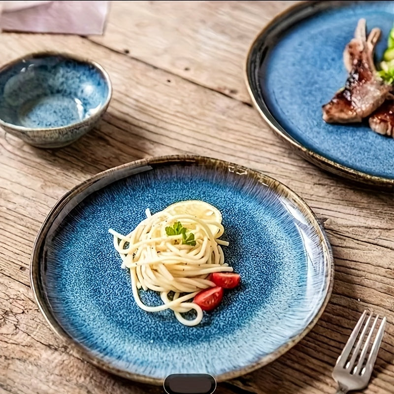 Disponível nas Quatro Estações - Prato Irregular Yunmeng - Design de Cerâmica Azul e Chama, Perfeito para Prato de Salada de Massa e Frutas, Louça da Moda, Cerâmica Feita por Artista, Prato de Cerâmica Irregular com Gradiente, Prato para Bife, Prato de Massa para Restaurante